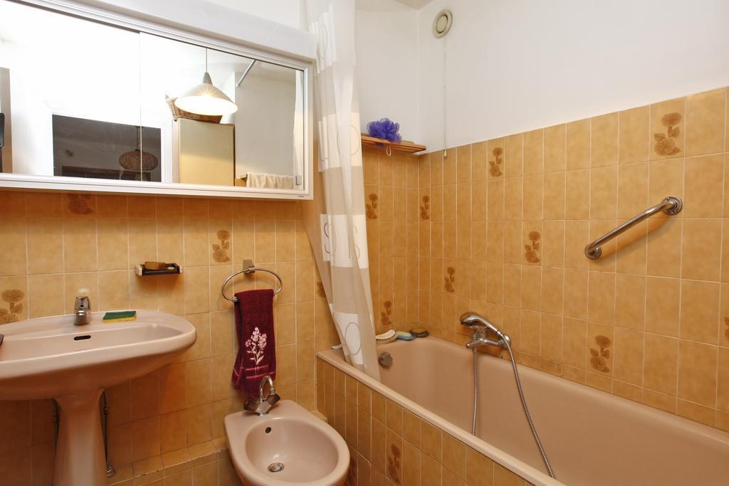 Appartement 6 Personnes Avec Terrasse Le Port Ницца Номер фото