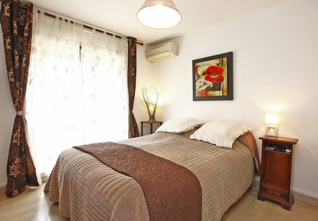 Appartement 6 Personnes Avec Terrasse Le Port Ницца Номер фото
