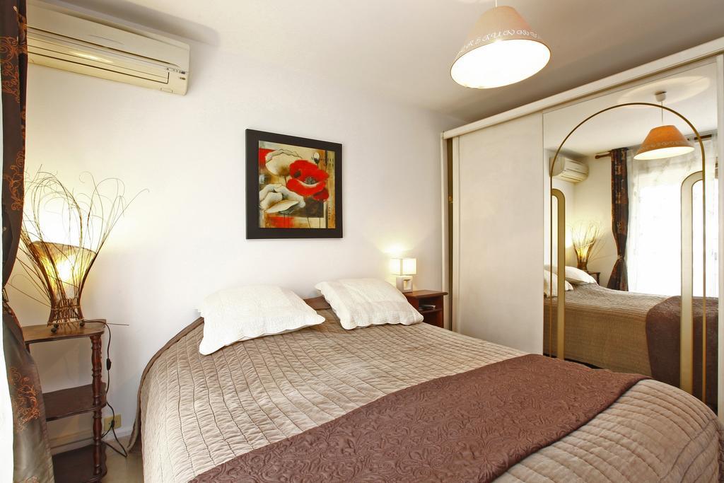 Appartement 6 Personnes Avec Terrasse Le Port Ницца Номер фото