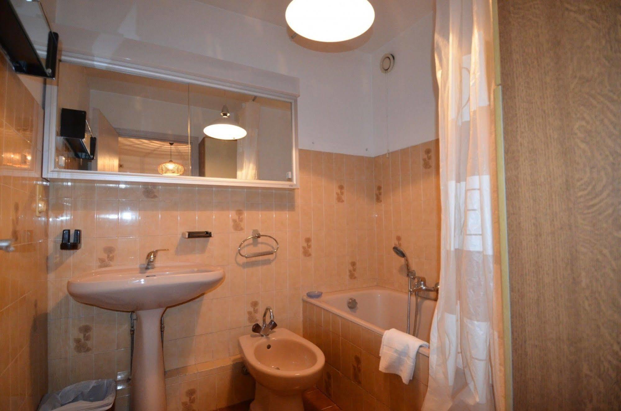 Appartement 6 Personnes Avec Terrasse Le Port Ницца Экстерьер фото