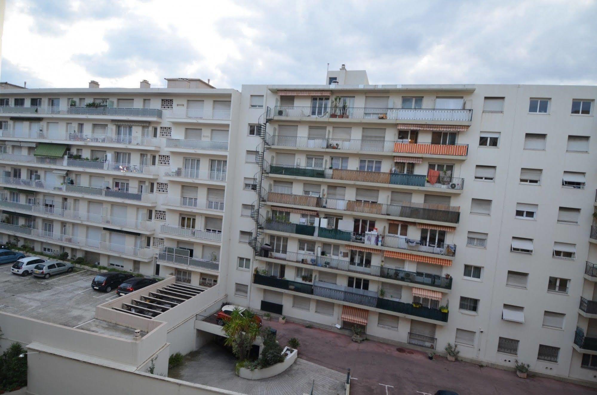 Appartement 6 Personnes Avec Terrasse Le Port Ницца Экстерьер фото