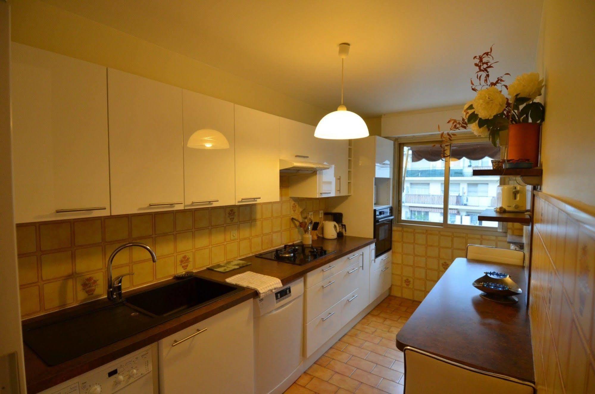 Appartement 6 Personnes Avec Terrasse Le Port Ницца Экстерьер фото